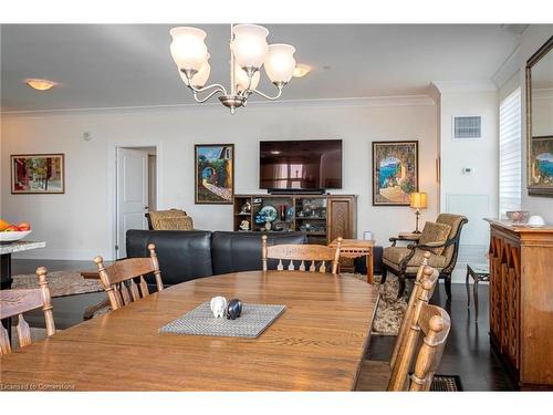 1701-144 Park Street, Waterloo, ON - Indoor Photo Showing Dining Room