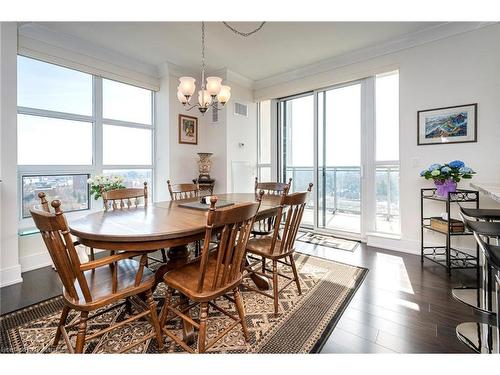 1701-144 Park Street, Waterloo, ON - Indoor Photo Showing Dining Room