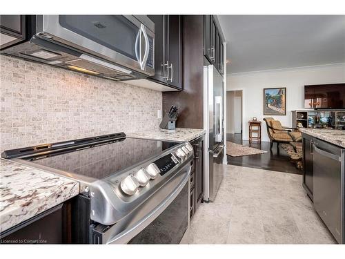 1701-144 Park Street, Waterloo, ON - Indoor Photo Showing Kitchen With Upgraded Kitchen