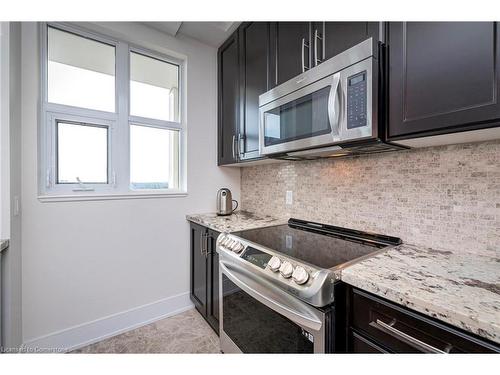 1701-144 Park Street, Waterloo, ON - Indoor Photo Showing Kitchen