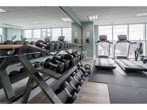 1701-144 Park Street, Waterloo, ON - Indoor Photo Showing Gym Room