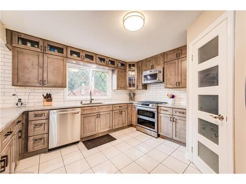 118 Glenvalley Drive, Cambridge, ON - Indoor Photo Showing Kitchen