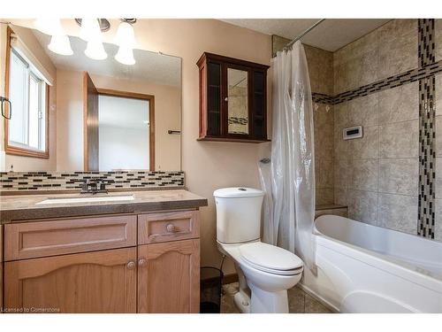 2 Benesfort Drive, Kitchener, ON - Indoor Photo Showing Bathroom