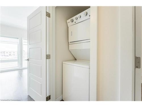 202-175 Commonwealth Street, Kitchener, ON - Indoor Photo Showing Laundry Room