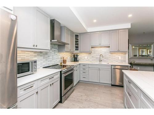 205-249 Grey Silo Road, Waterloo, ON - Indoor Photo Showing Kitchen With Upgraded Kitchen