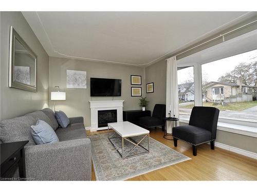 222 Anne Street, Cambridge, ON - Indoor Photo Showing Living Room With Fireplace