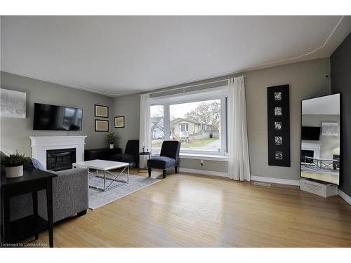 222 Anne Street, Cambridge, ON - Indoor Photo Showing Living Room With Fireplace