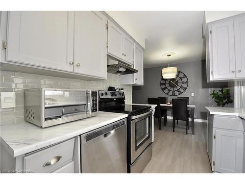 222 Anne Street, Cambridge, ON - Indoor Photo Showing Kitchen