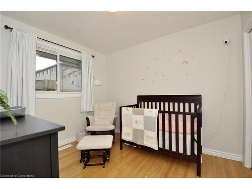 222 Anne Street, Cambridge, ON - Indoor Photo Showing Bedroom