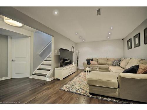 222 Anne Street, Cambridge, ON - Indoor Photo Showing Living Room