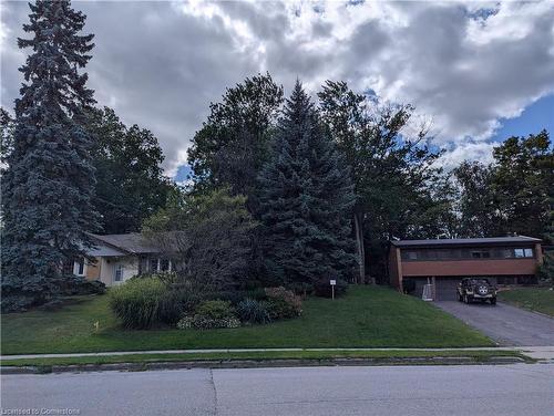 18 Parkwood Drive, Cambridge, ON 