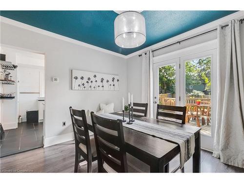 11 Sheldon Avenue S, Kitchener, ON - Indoor Photo Showing Dining Room