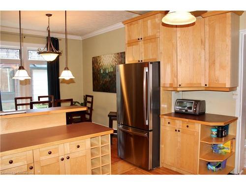 12 Richmond Avenue, Kitchener, ON - Indoor Photo Showing Kitchen