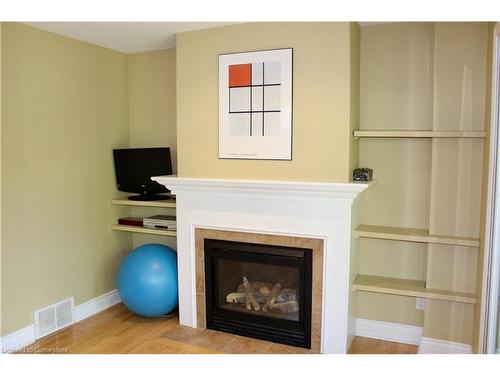 12 Richmond Avenue, Kitchener, ON - Indoor With Fireplace