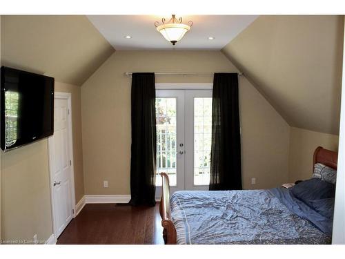 12 Richmond Avenue, Kitchener, ON - Indoor Photo Showing Bedroom