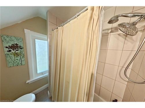 12 Richmond Avenue, Kitchener, ON - Indoor Photo Showing Bathroom