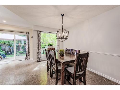 35 Middlemiss Crescent, Cambridge, ON - Indoor Photo Showing Dining Room