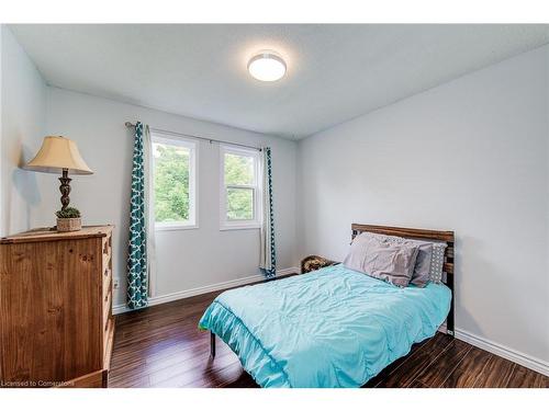 35 Middlemiss Crescent, Cambridge, ON - Indoor Photo Showing Bedroom