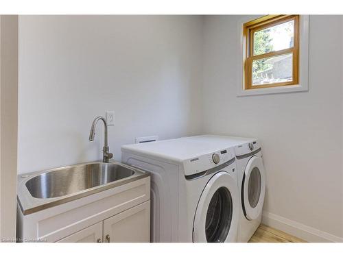 266 Bridge Street, Fergus, ON - Indoor Photo Showing Laundry Room