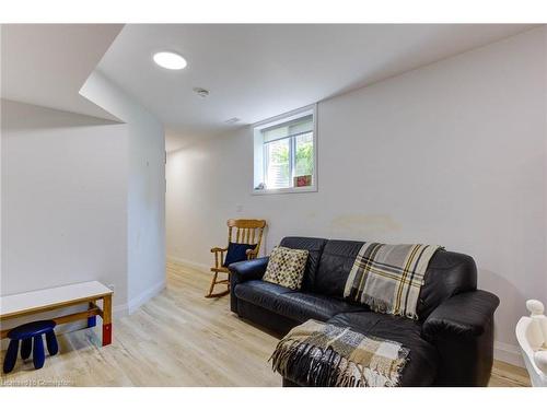 266 Bridge Street, Fergus, ON - Indoor Photo Showing Living Room