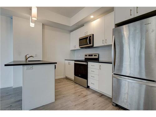 812-108 Garment Street S, Kitchener, ON - Indoor Photo Showing Kitchen With Stainless Steel Kitchen With Upgraded Kitchen