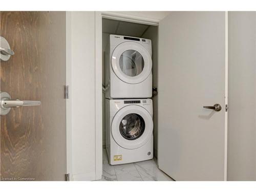 812-108 Garment Street S, Kitchener, ON - Indoor Photo Showing Laundry Room