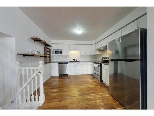 80 Burnham Court, Stratford, ON - Indoor Photo Showing Kitchen