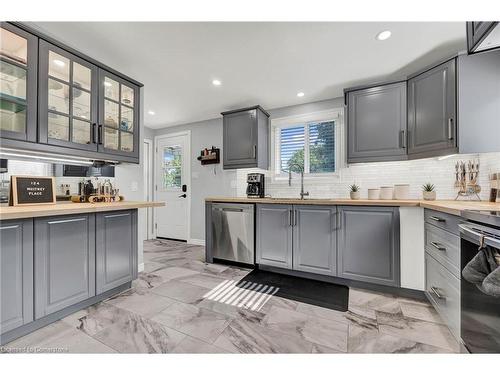 124 Whitney Place, Kitchener, ON - Indoor Photo Showing Kitchen With Stainless Steel Kitchen With Upgraded Kitchen