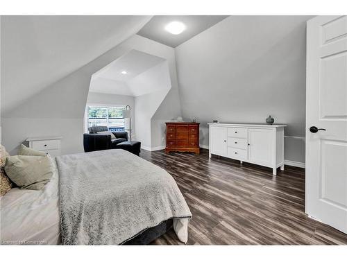 124 Whitney Place, Kitchener, ON - Indoor Photo Showing Bedroom