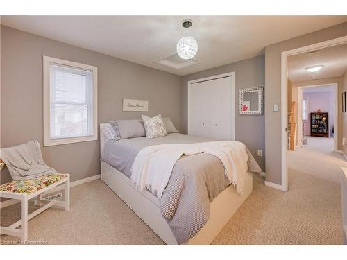 169 Patton Drive, Cambridge, ON - Indoor Photo Showing Bedroom