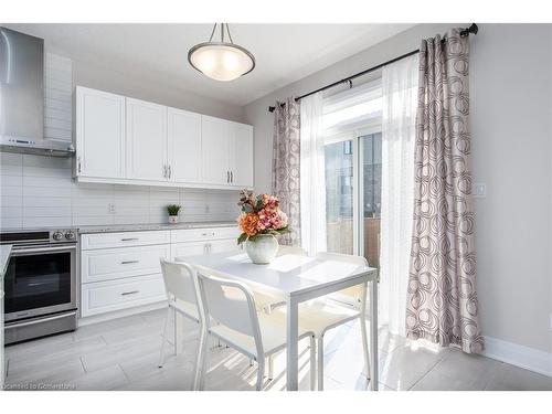 621 Wild Rye Street, Waterloo, ON - Indoor Photo Showing Kitchen