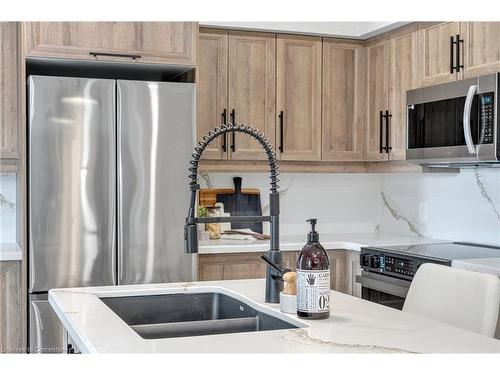 445 Arvilla Boulevard, London, ON - Indoor Photo Showing Kitchen With Double Sink