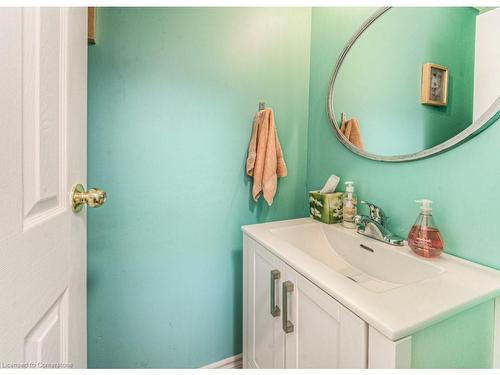 113 Jansen Avenue, Kitchener, ON - Indoor Photo Showing Bathroom