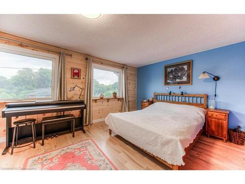 113 Jansen Avenue, Kitchener, ON - Indoor Photo Showing Bedroom