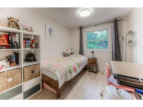 113 Jansen Avenue, Kitchener, ON - Indoor Photo Showing Bedroom