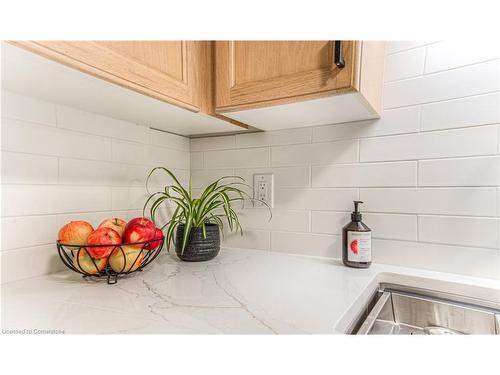 39 Watercress Court, Kitchener, ON - Indoor Photo Showing Kitchen