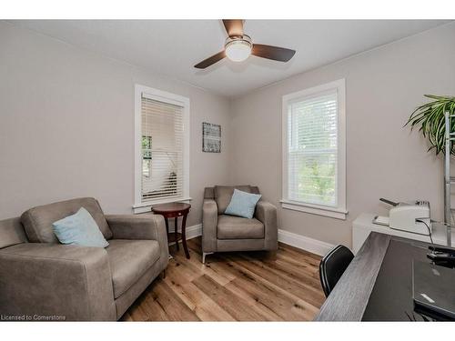 188 Waterloo Street, Kitchener, ON - Indoor Photo Showing Living Room