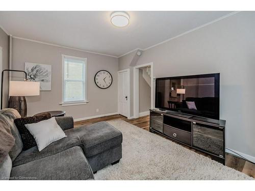 188 Waterloo Street, Kitchener, ON - Indoor Photo Showing Living Room