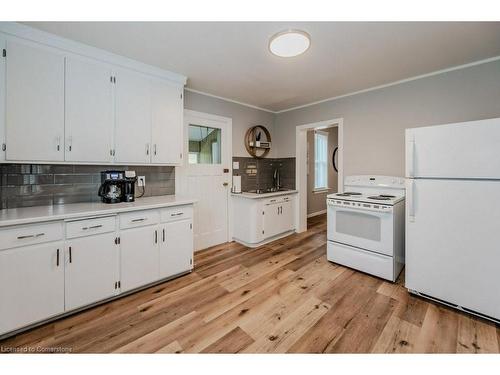 188 Waterloo Street, Kitchener, ON - Indoor Photo Showing Kitchen