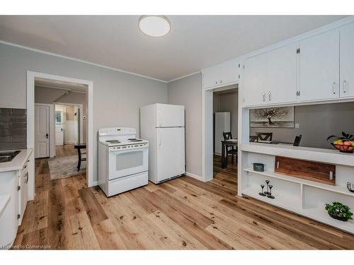 188 Waterloo Street, Kitchener, ON - Indoor Photo Showing Kitchen