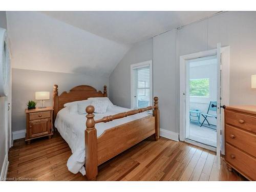 188 Waterloo Street, Kitchener, ON - Indoor Photo Showing Bedroom