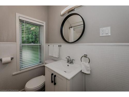 188 Waterloo Street, Kitchener, ON - Indoor Photo Showing Bathroom