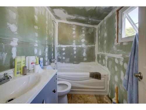 4988 Highway 9, Kincardine Twp, ON - Indoor Photo Showing Bathroom