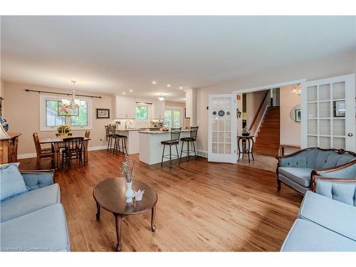 431 Stillmeadow Circle, Waterloo, ON - Indoor Photo Showing Living Room