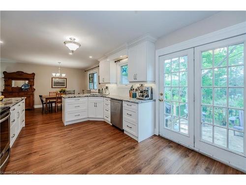 431 Stillmeadow Circle, Waterloo, ON - Indoor Photo Showing Kitchen