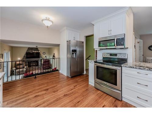 431 Stillmeadow Circle, Waterloo, ON - Indoor Photo Showing Kitchen With Stainless Steel Kitchen