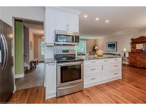 431 Stillmeadow Circle, Waterloo, ON - Indoor Photo Showing Kitchen With Stainless Steel Kitchen