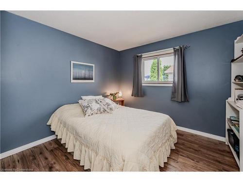 431 Stillmeadow Circle, Waterloo, ON - Indoor Photo Showing Bedroom