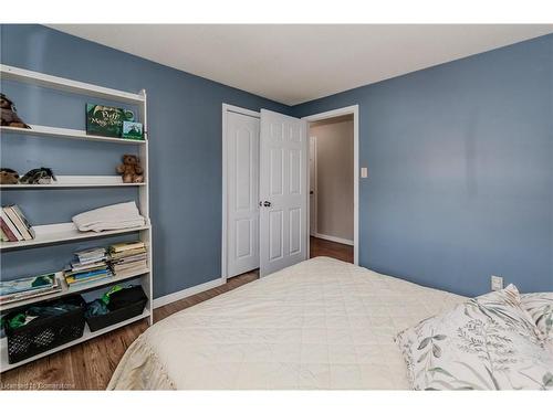 431 Stillmeadow Circle, Waterloo, ON - Indoor Photo Showing Bedroom