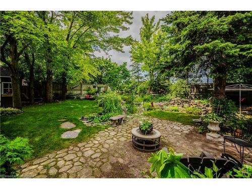 431 Stillmeadow Circle, Waterloo, ON - Outdoor With Backyard